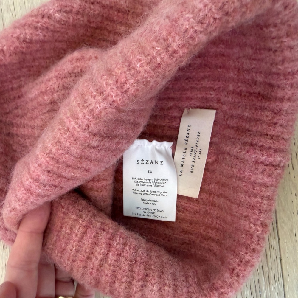 Sezane Paul Beanie in Blush - Picture 5 of 6